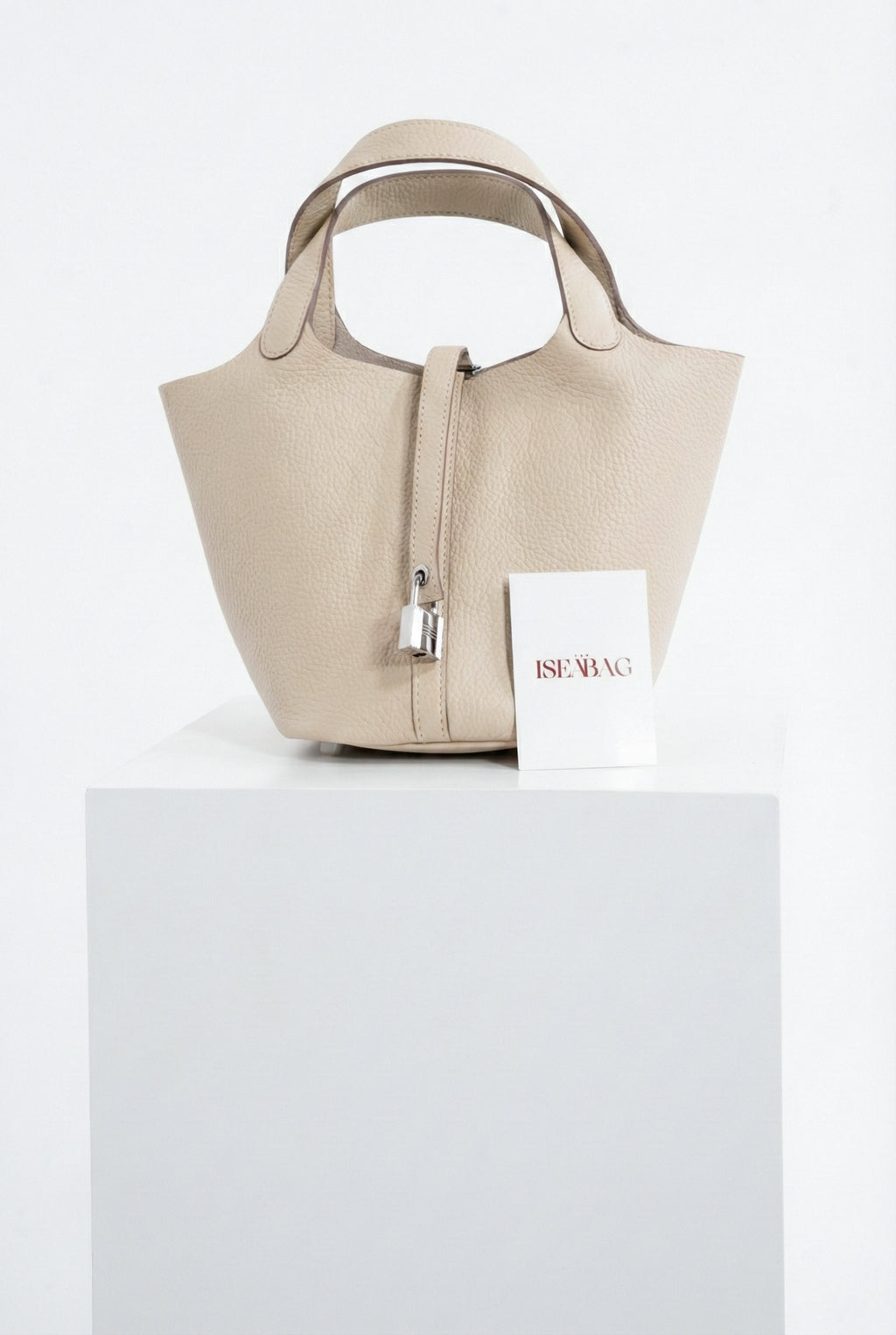 Le signature blanc cassé