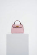 Le parisien rose clair